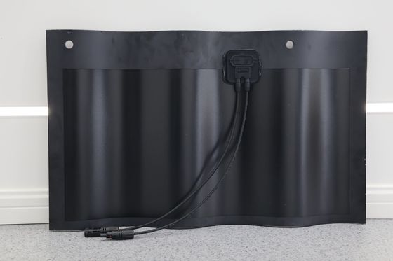 پانل خورشیدی خمیده BIPV 50W کاشی سقف ولتاژ مدار کوتاه 8.62A CE TUV گواهی شده